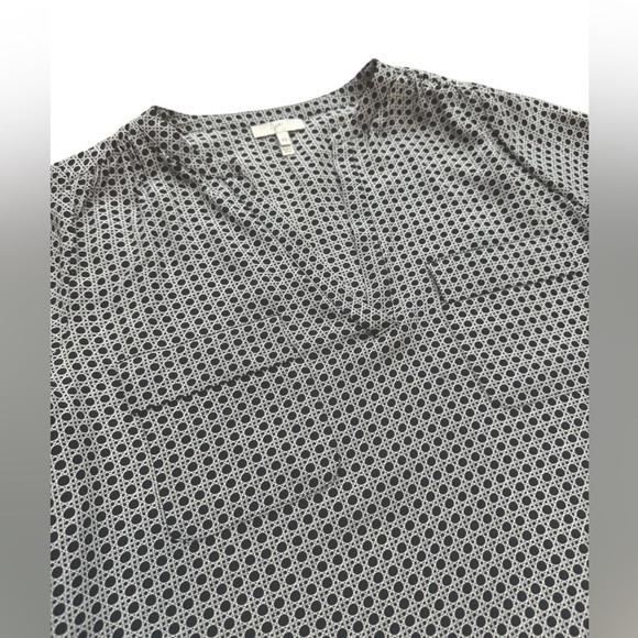 JOIE Black/White Long Sleeve V-Neck Printed Blouse Front Pockets 100% Silk XS - Picture 5 of 7
